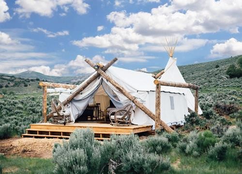 Base Camp Yellowstone Country Safari America